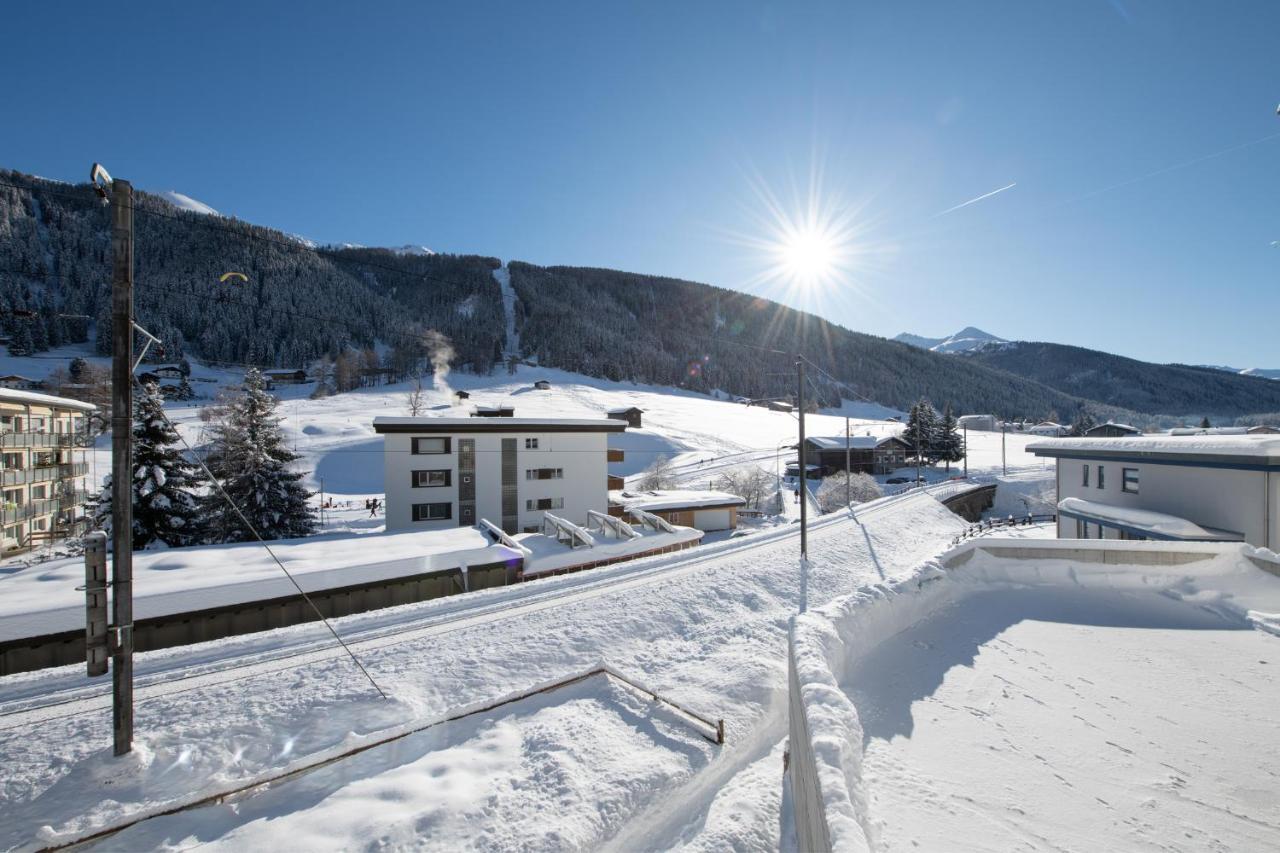 Agrimonia - 5,5-Zi Duplex Wohnung Bis 9 Personen Mit Eigenem Garten Davos Bagian luar foto