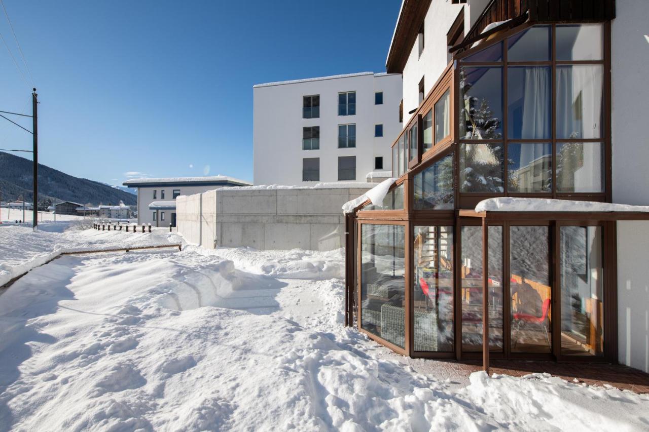 Agrimonia - 5,5-Zi Duplex Wohnung Bis 9 Personen Mit Eigenem Garten Davos Bagian luar foto