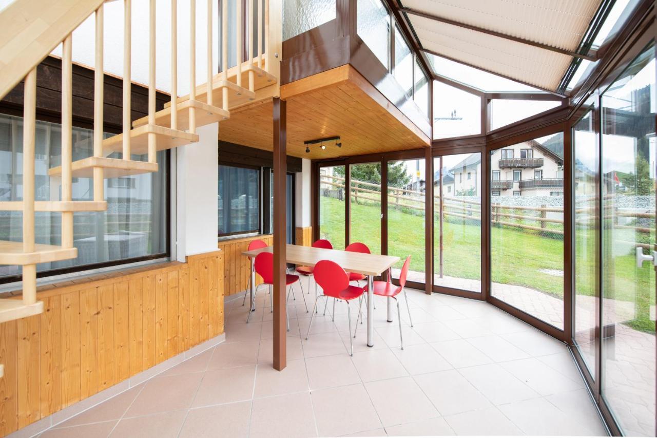 Agrimonia - 5,5-Zi Duplex Wohnung Bis 9 Personen Mit Eigenem Garten Davos Bagian luar foto